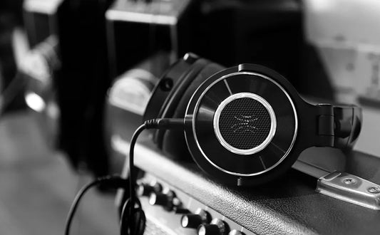 OneOdio Monitor 60 žične HiFi slušalke, profesionalne studijske DJ slušalke z 50-mm gonilnikom, stereo slušalke, ki se nosijo čez ušesa, snemljiv kabel in mikrofon