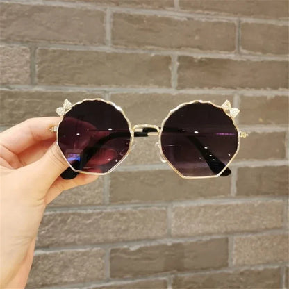 Lunettes de soleil tendance pour enfants, garçons et filles, lunettes anti-UV, lunettes pour bébés, lunettes mignonnes à nœud pour petites filles, lunettes en forme de coquillage, monture en métal