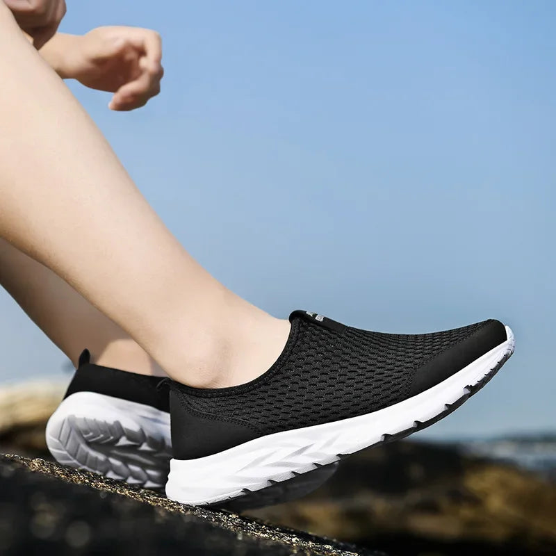 Men's and Women's Flats Fashion Casual Sneakers Couple Walking Shoes Plus Size 36-48 Breathable Fitness Running Shoes Men Shoes