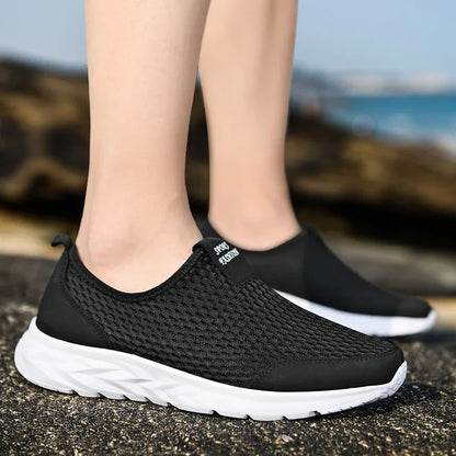 Men's and Women's Flats Fashion Casual Sneakers Couple Walking Shoes Plus Size 36-48 Breathable Fitness Running Shoes Men Shoes