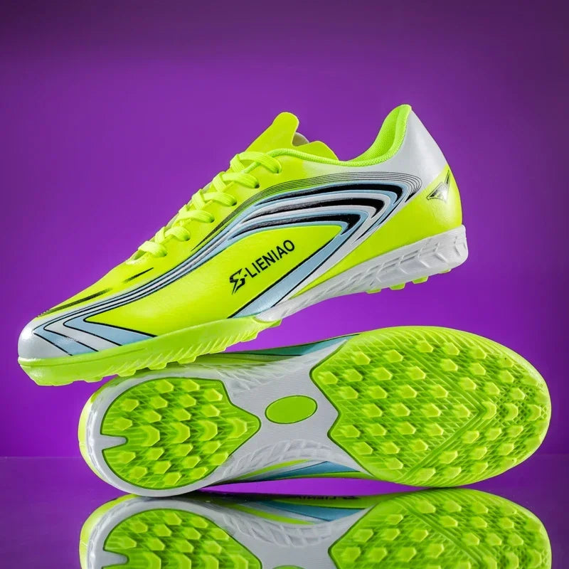 Nouvelles chaussures de football pour hommes, crampons de futsal, chaussures de soccer, chaussures de match, baskets d'intérieur de haute qualité, best-seller, antidérapantes, pour entraînement et extérieur