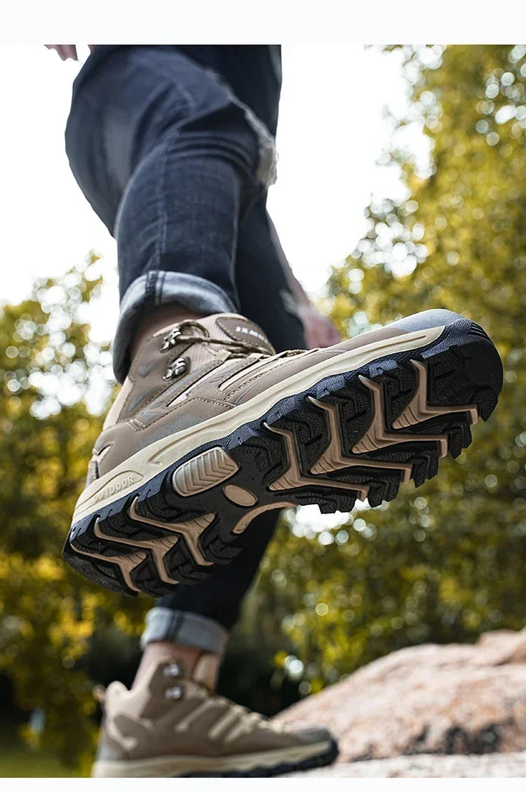 Chaussures de randonnée unisexes imperméables pour hommes et femmes, chaussures d'escalade respirantes et confortables pour l'extérieur, 2024