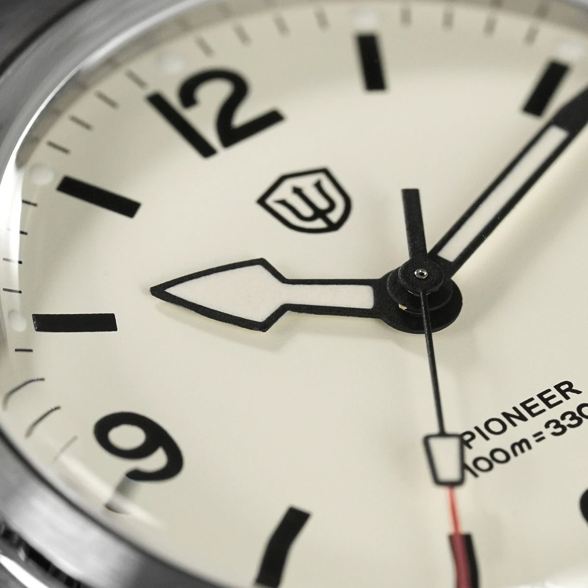 Montre à quartz pour homme Watchdives WD1960S V2, style vintage, cadran crème, 36 mm, mouvement VH31 à trotteuse fluide, verre saphir bombé, étanche 10 ATM, aiguilles luminescentes, boîtier en acier inoxydable
