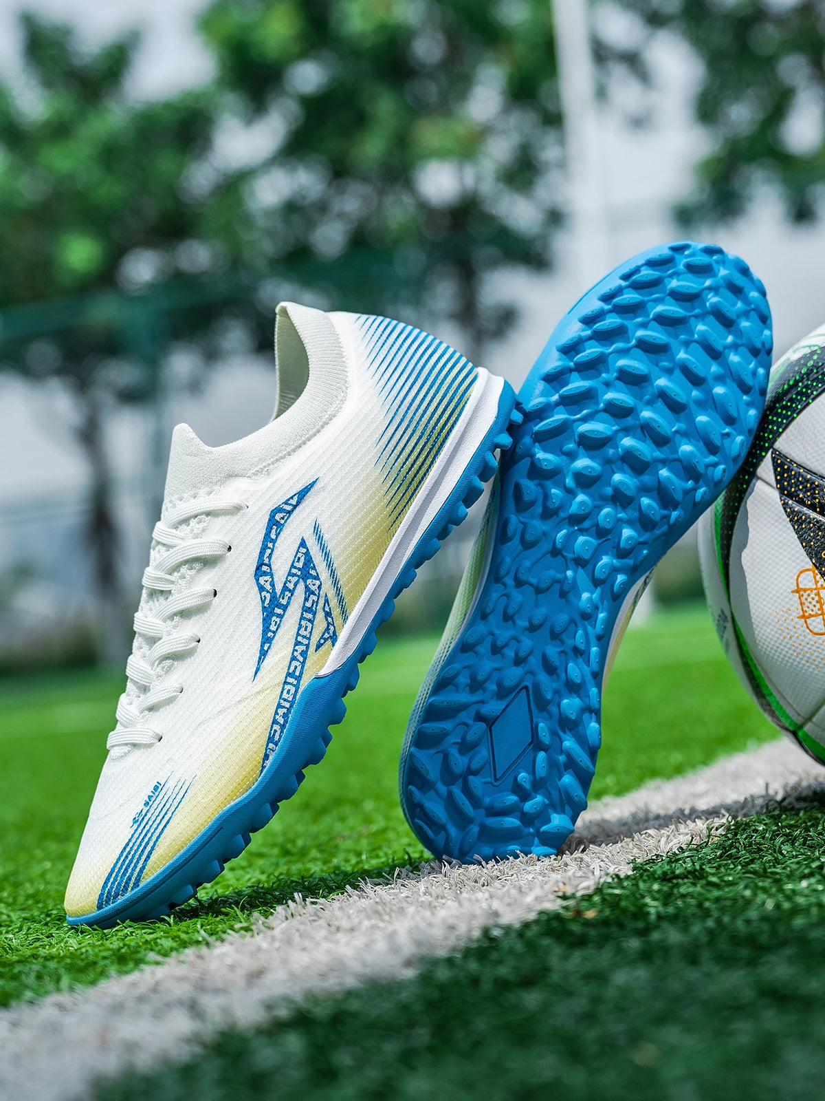 Chaussures de football TF pour adultes, semelle en caoutchouc résistante à l'usure pour terrain synthétique, chaussures de football légères en PU pour hommes, pour matchs sur gazon extérieur