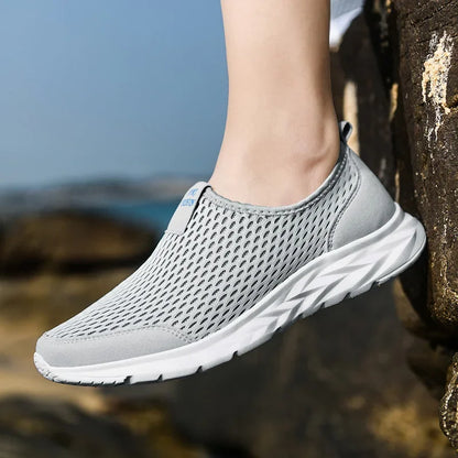 Men's and Women's Flats Fashion Casual Sneakers Couple Walking Shoes Plus Size 36-48 Breathable Fitness Running Shoes Men Shoes