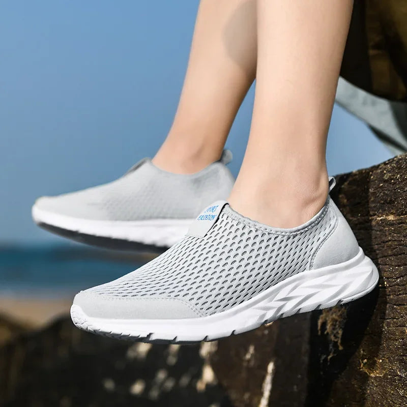 Men's and Women's Flats Fashion Casual Sneakers Couple Walking Shoes Plus Size 36-48 Breathable Fitness Running Shoes Men Shoes