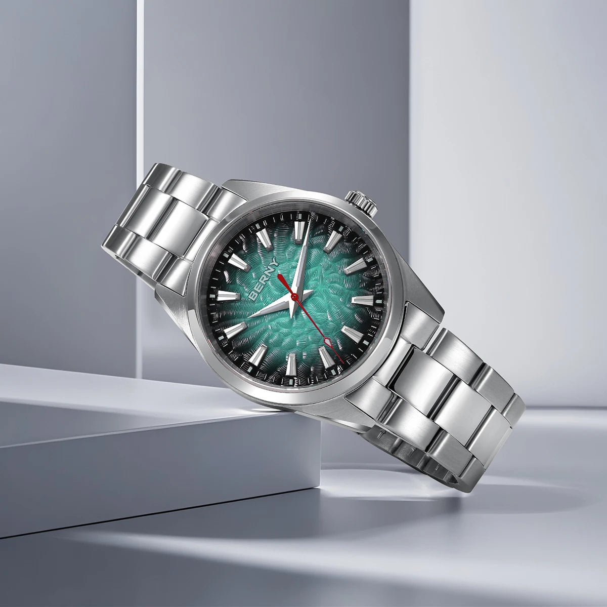 Montre pour homme BERNY – Montre à quartz élégante et classique, étanche à 10 ATM, dotée d'un verre saphir et d'aiguilles luminescentes, idéale pour une tenue habillée ou professionnelle, avec bracelet en cuir.