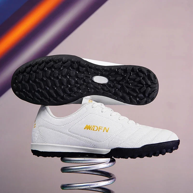 New Men Football Boots Match Professional Sneakers Non-slip Soccer Shoes Outdoor Drop Shipping Unisex Training Sport Futsal