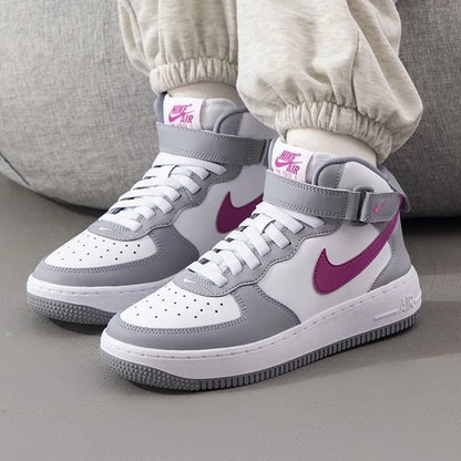 Nike Air Force 1 Mid EasyOn, chaussure de ville confortable et polyvalente, modèle à lacets, tige haute, couleur gris ciment et rose vif, unisexe, FN1193-003.