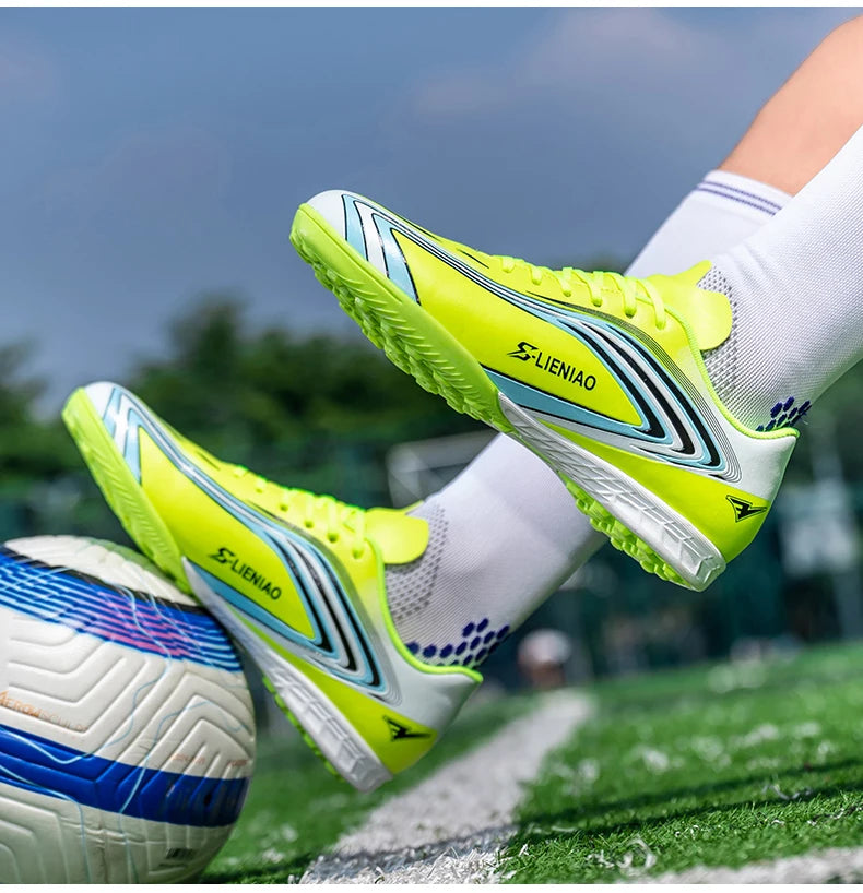 Nouvelles chaussures de football pour hommes, crampons de terrain antidérapants, chaussures de football pour l'entraînement, baskets de haute qualité, futsal, intérieur, vente chaude, extérieur