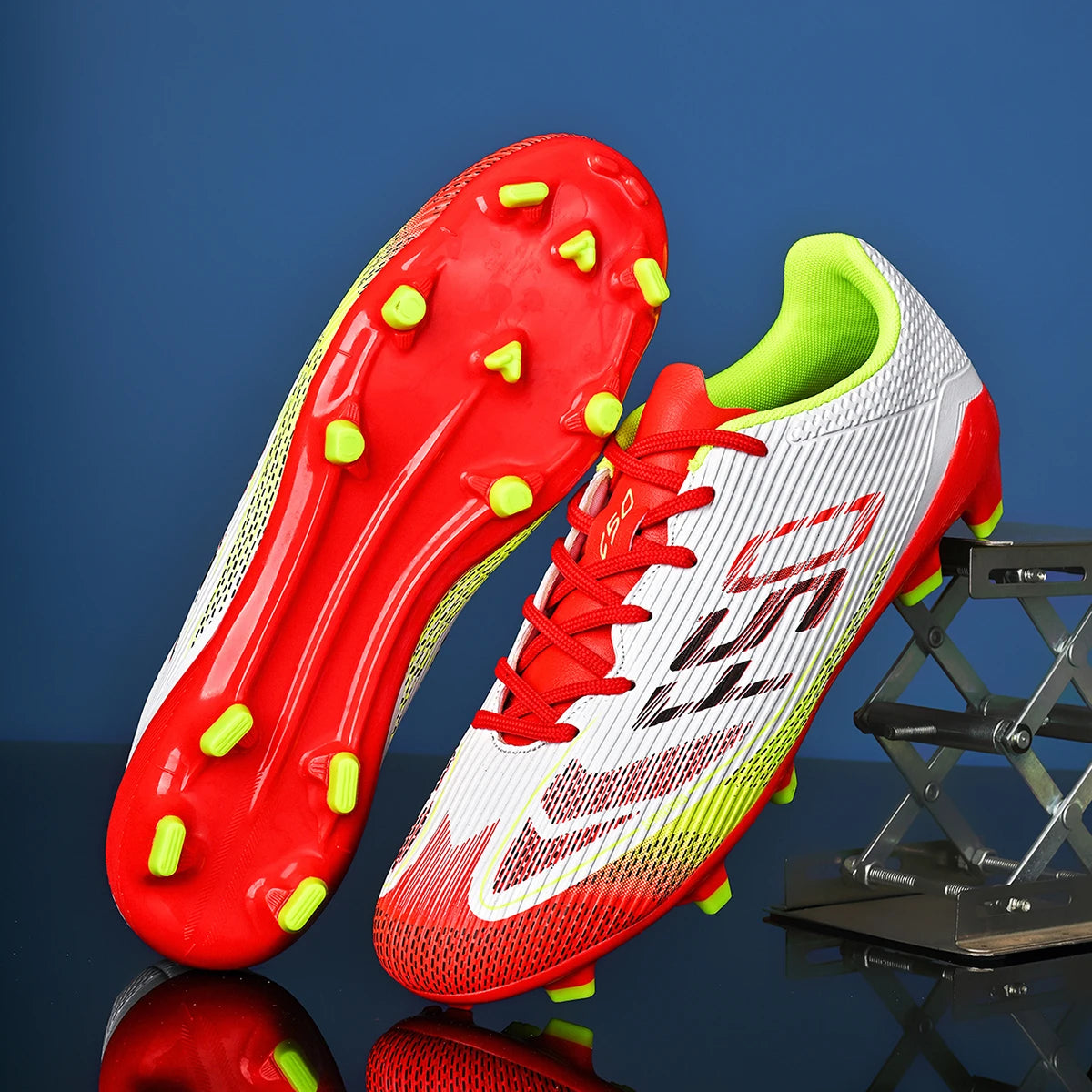 Chaussures de football unisexes AG FG, conception à crampons mixtes anti-casse, cuir synthétique souple, idéales pour les matchs de football amateur le week-end