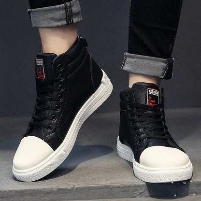 2025 new  Breathable soft sole Men's Casual Sports Shoes Korean Fashion Student jogging shoes youth board shoes