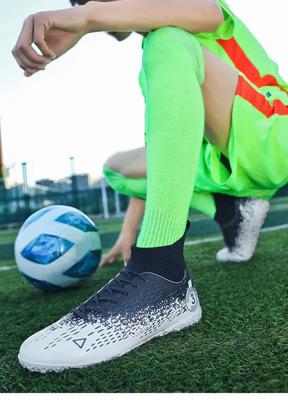 Teenage Adult Football Shoes New Fashion Large Size Sneaker Outdoor Professional Competition Training Football Footwear 31-48