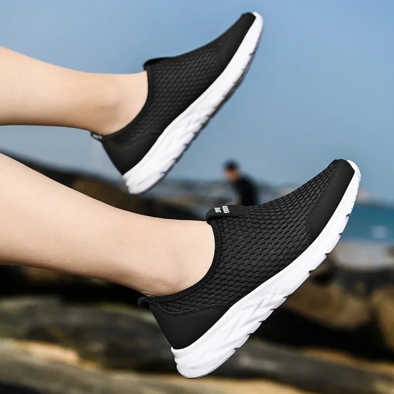Men's and Women's Flats Fashion Casual Sneakers Couple Walking Shoes Plus Size 36-48 Breathable Fitness Running Shoes Men Shoes