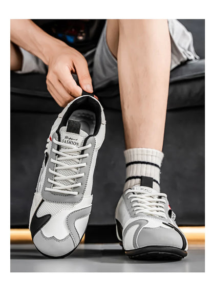 Chaussures de sport décontractées respirantes en maille color-block noir et gris pour hommes, chaussures d'été fines rétro Forrest Gump, chaussures légères à semelle souple, absorbant les chocs, antidérapantes, polyv