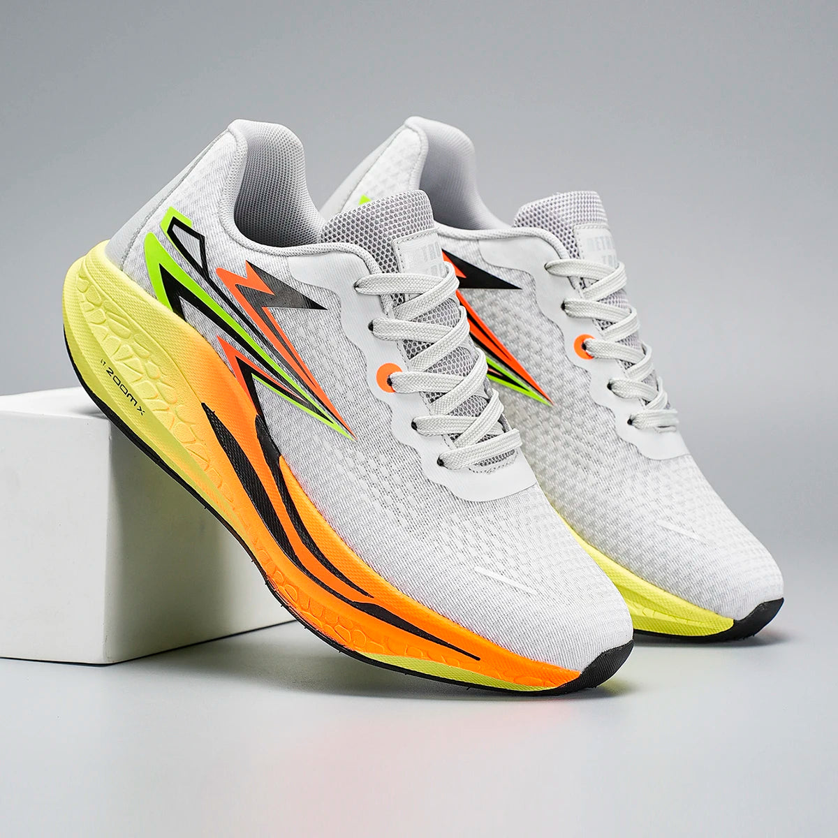 Mens Running Shoes 2025 New Breathe Mesh Cushioned Sneakers Fashion Outdoor Sports Casual Tennis Shoes for Men