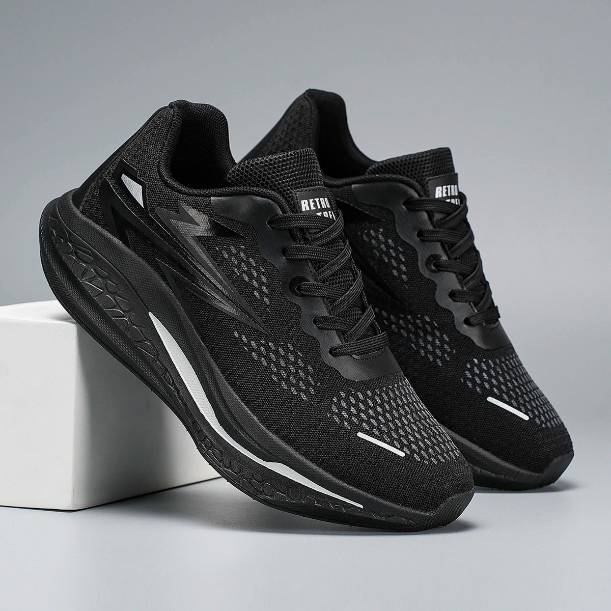 Mens Running Shoes 2025 New Breathe Mesh Cushioned Sneakers Fashion Outdoor Sports Casual Tennis Shoes for Men