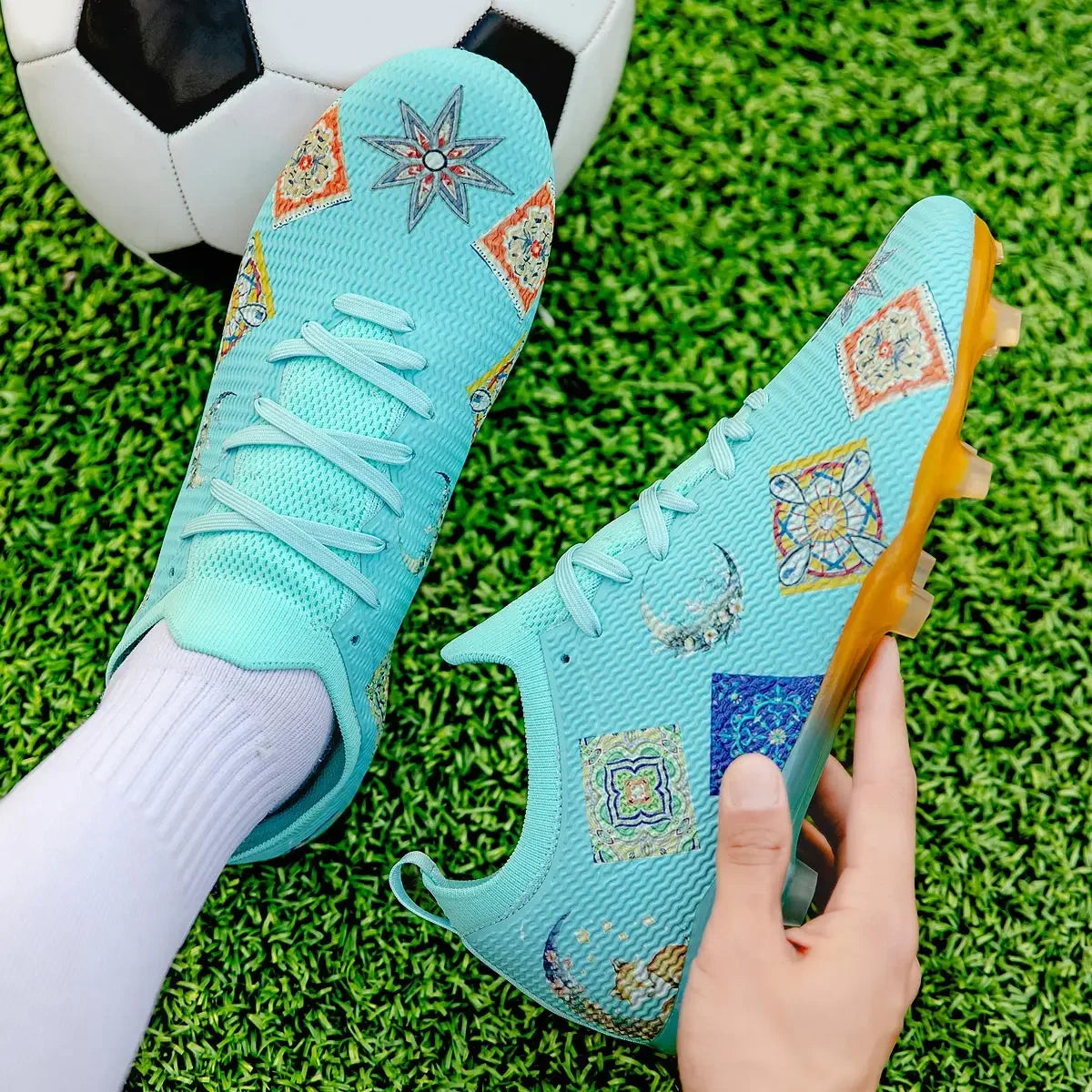 Lawn Nails Wear-resistant Professional Football Shoes Multi-color Grip Strong Balance Summer Outdoor Football Training Shoes
