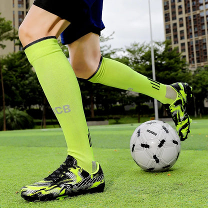 Nouvelles chaussures de football pour hommes, crampons FG, pointes longues TF, crampons pour terrain synthétique, chaussures de football Yonug, antidérapantes, unisexes, pour entraînement et match sur gazon extérieur