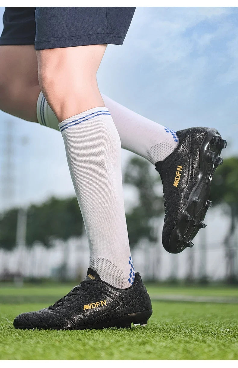 New Men Football Boots Match Professional Sneakers Non-slip Soccer Shoes Outdoor Drop Shipping Unisex Training Sport Futsal