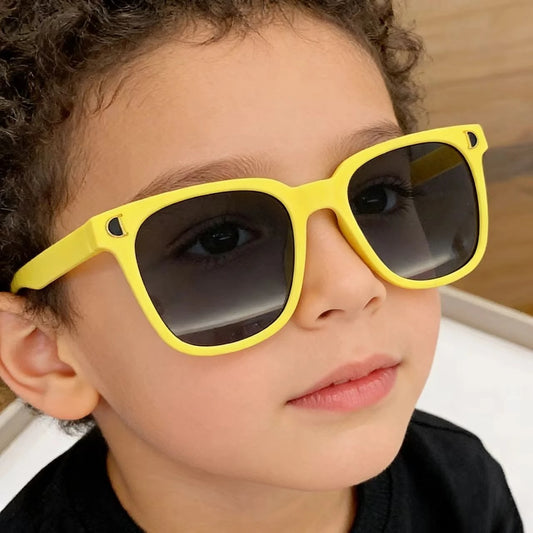 Kids Retro Square Sunglasses for Boys Girls, UV400 Protection Trendy D-Logo Sun Glasses, Fashion Children's Outdoor Eyewear