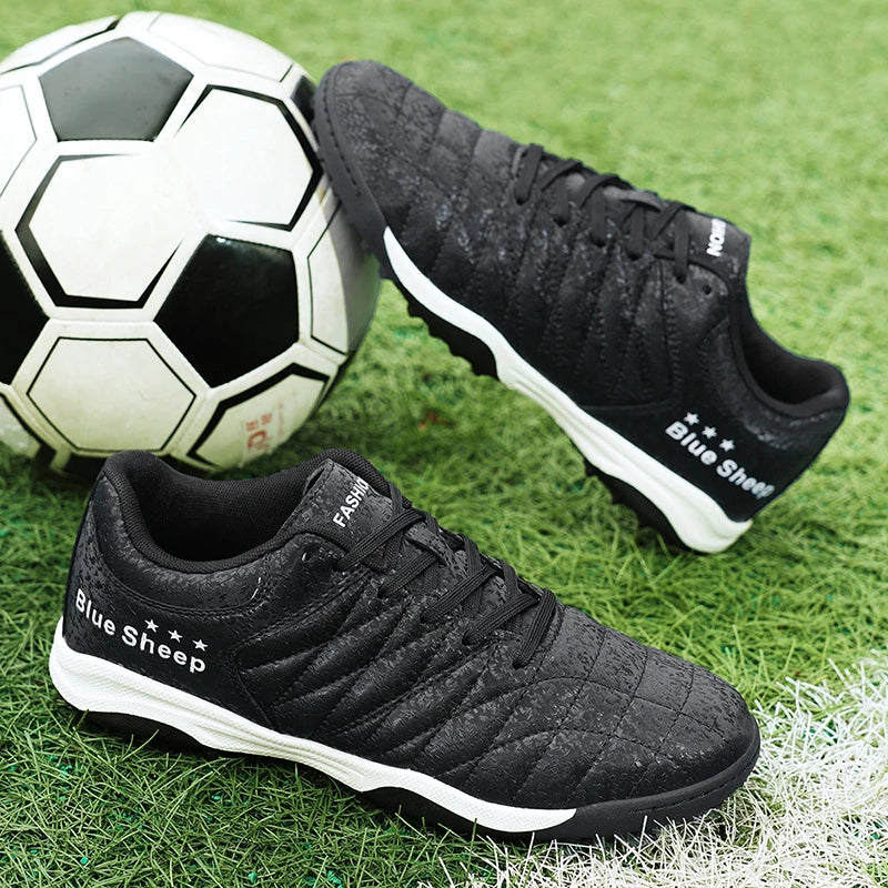 Nouveaux hommes chaussures de Football baskets bottes de Football antidérapant herbe intérieur haute qualité Match lumière Futsal crampons vente chaude en plein air