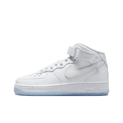Унисекс кецове Nike Air Force 1 Mid - опора за глезена, класически омекотен комфорт и издръжливост за целодневно носене DQ7666-001