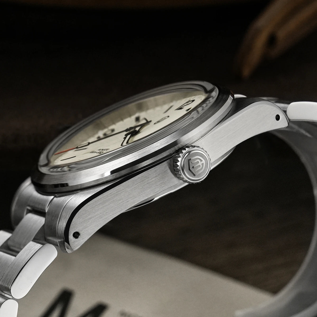 Montre à quartz pour homme Watchdives WD1960S V2, style vintage, cadran crème, 36 mm, mouvement VH31 à trotteuse fluide, verre saphir bombé, étanche 10 ATM, aiguilles luminescentes, boîtier en acier inoxydable