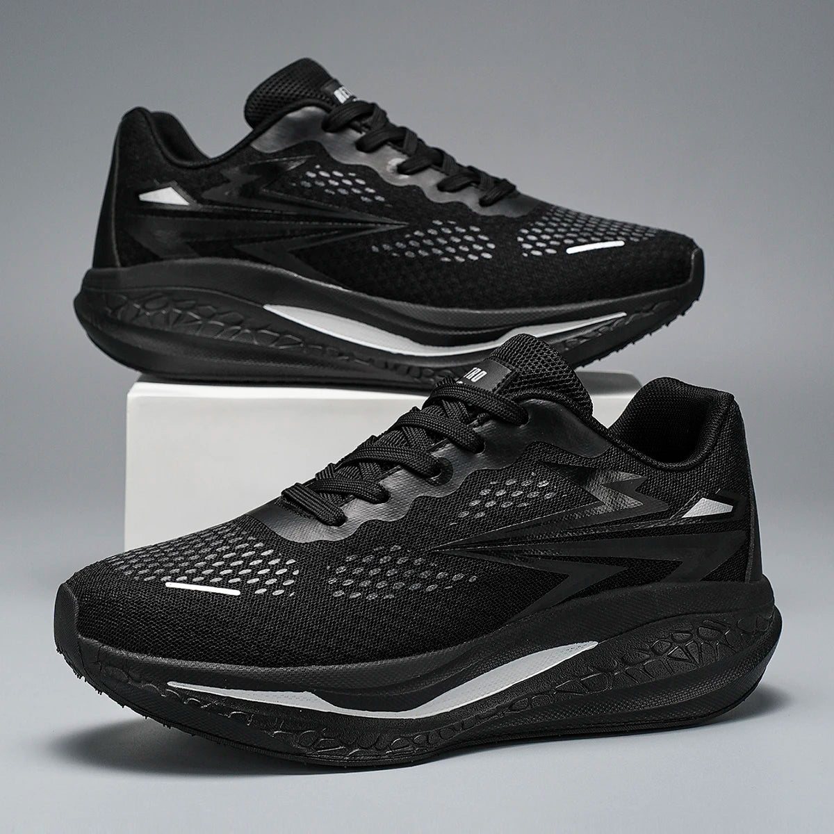 Mens Running Shoes 2025 New Breathe Mesh Cushioned Sneakers Fashion Outdoor Sports Casual Tennis Shoes for Men