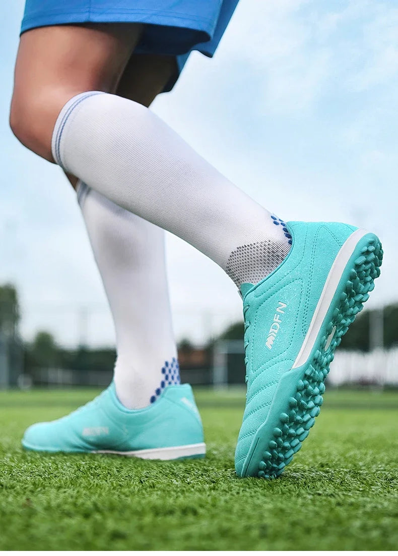 New Men Football Boots Match Professional Sneakers Non-slip Soccer Shoes Outdoor Drop Shipping Unisex Training Sport Futsal