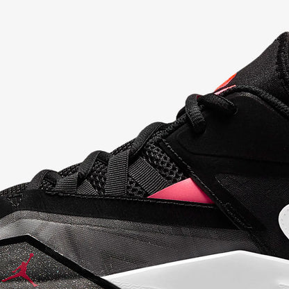 Chaussures de basketball Nike JORDAN ONE TAKE 3 pour hommes, modèle authentique et pratique, référence DC7700-001.