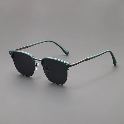 New Arrival Vintage Square Sunglasses Women Men Metal Frame Sun Glasses Female Eyewear Sunglasses for Male Female Eyeglasses