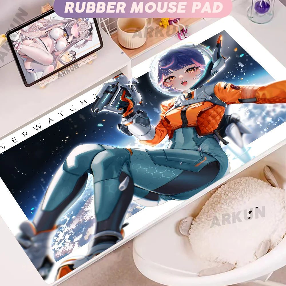 Moderna velika FPS 900x400 anime gaming djevojka Overwatch podloga za prijenosno računalo i ured, mekana gumena podloga za stol, XXL gaming podloga za miš