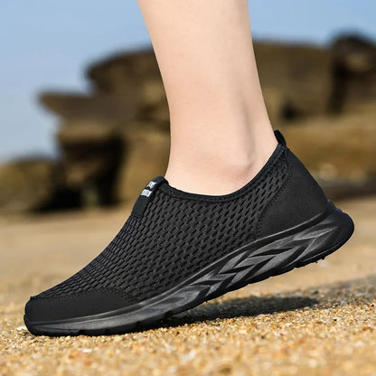 Men's and Women's Flats Fashion Casual Sneakers Couple Walking Shoes Plus Size 36-48 Breathable Fitness Running Shoes Men Shoes