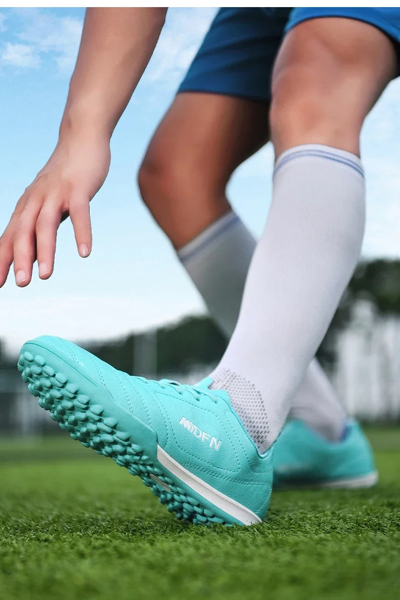 New Men Football Boots Match Professional Sneakers Non-slip Soccer Shoes Outdoor Drop Shipping Unisex Training Sport Futsal