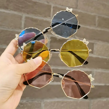 Lunettes de soleil tendance pour enfants, garçons et filles, lunettes anti-UV, lunettes pour bébés, lunettes mignonnes à nœud pour petites filles, lunettes en forme de coquillage, monture en métal