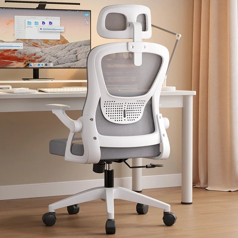 Chaise de bureau moderne ergonomique, réglable, en tissu maillé, avec accoudoirs rabattables et roulettes, confortable pour étude et dortoir.