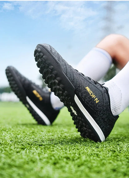 New Men Football Boots Match Professional Sneakers Non-slip Soccer Shoes Outdoor Drop Shipping Unisex Training Sport Futsal