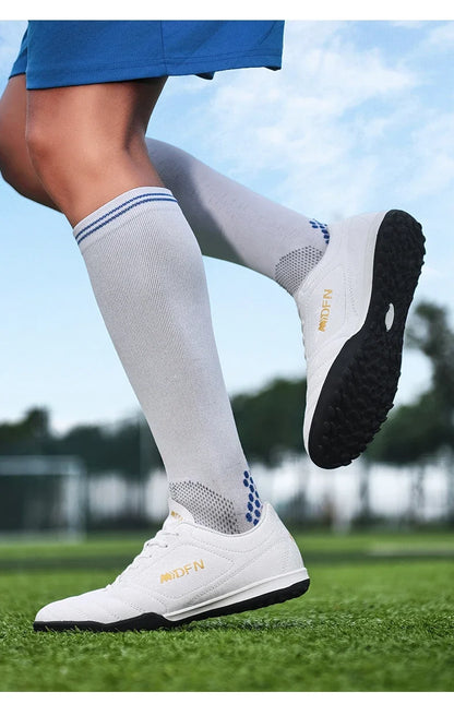 New Men Football Boots Match Professional Sneakers Non-slip Soccer Shoes Outdoor Drop Shipping Unisex Training Sport Futsal