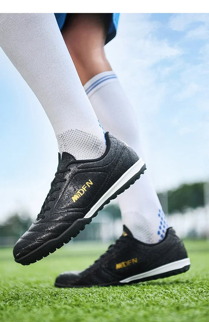 New Men Football Boots Match Professional Sneakers Non-slip Soccer Shoes Outdoor Drop Shipping Unisex Training Sport Futsal