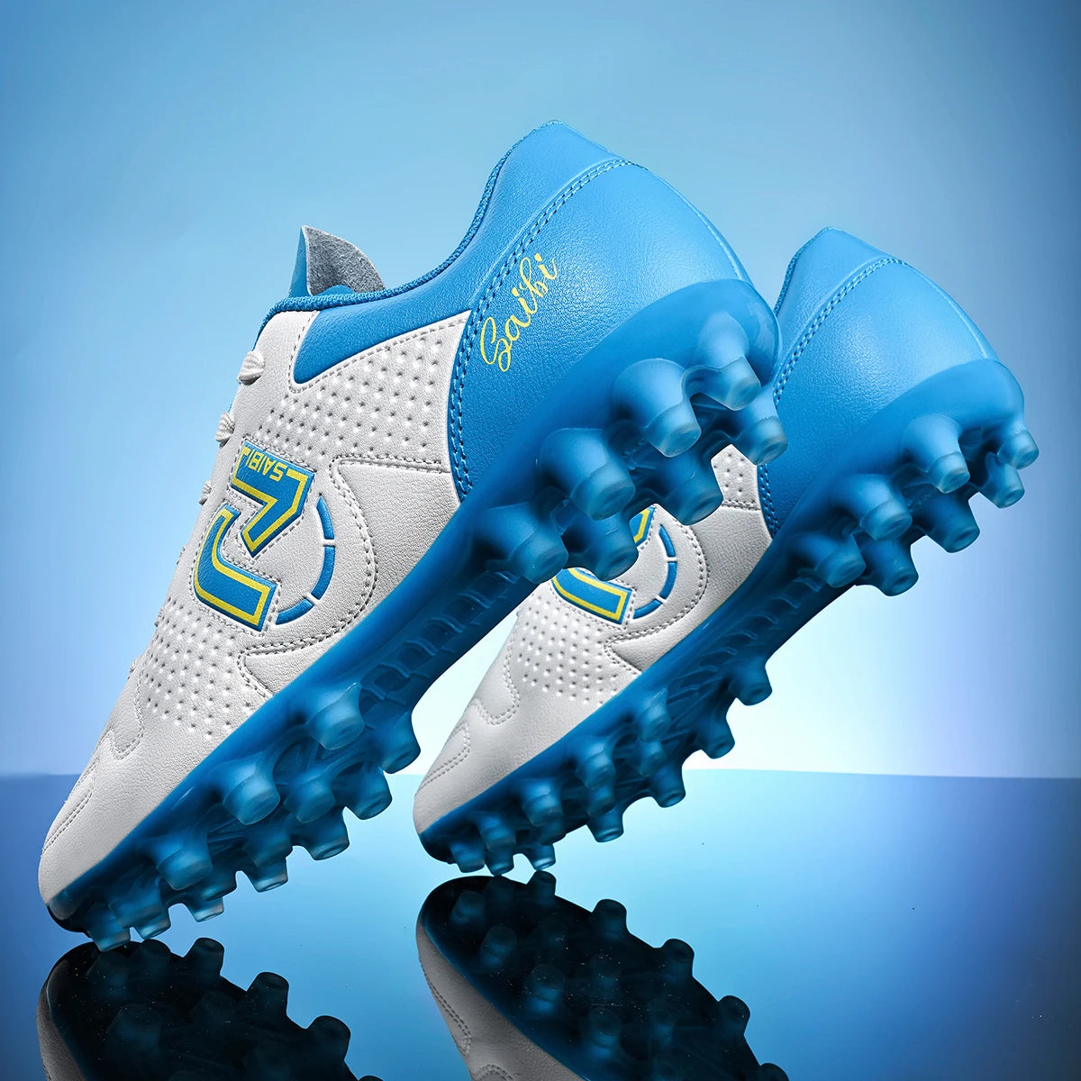 Professional breathable football shoes FG long nail sports shoes, wear-resistant and anti slip, are essential for fans