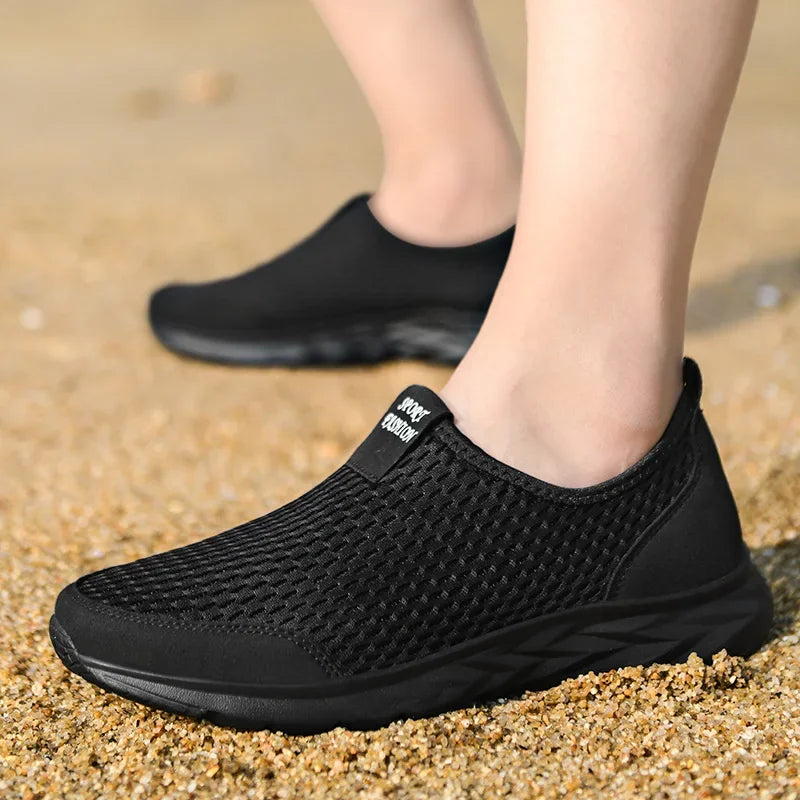 Men's and Women's Flats Fashion Casual Sneakers Couple Walking Shoes Plus Size 36-48 Breathable Fitness Running Shoes Men Shoes