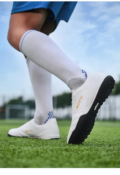 New Men Football Boots Match Professional Sneakers Non-slip Soccer Shoes Outdoor Drop Shipping Unisex Training Sport Futsal